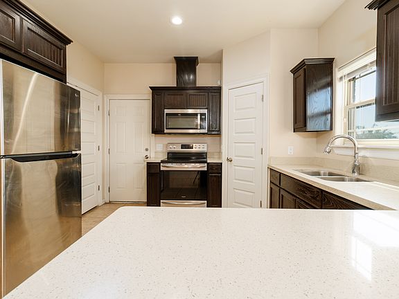 4th image of 2706 E Garfield Ave APT 3