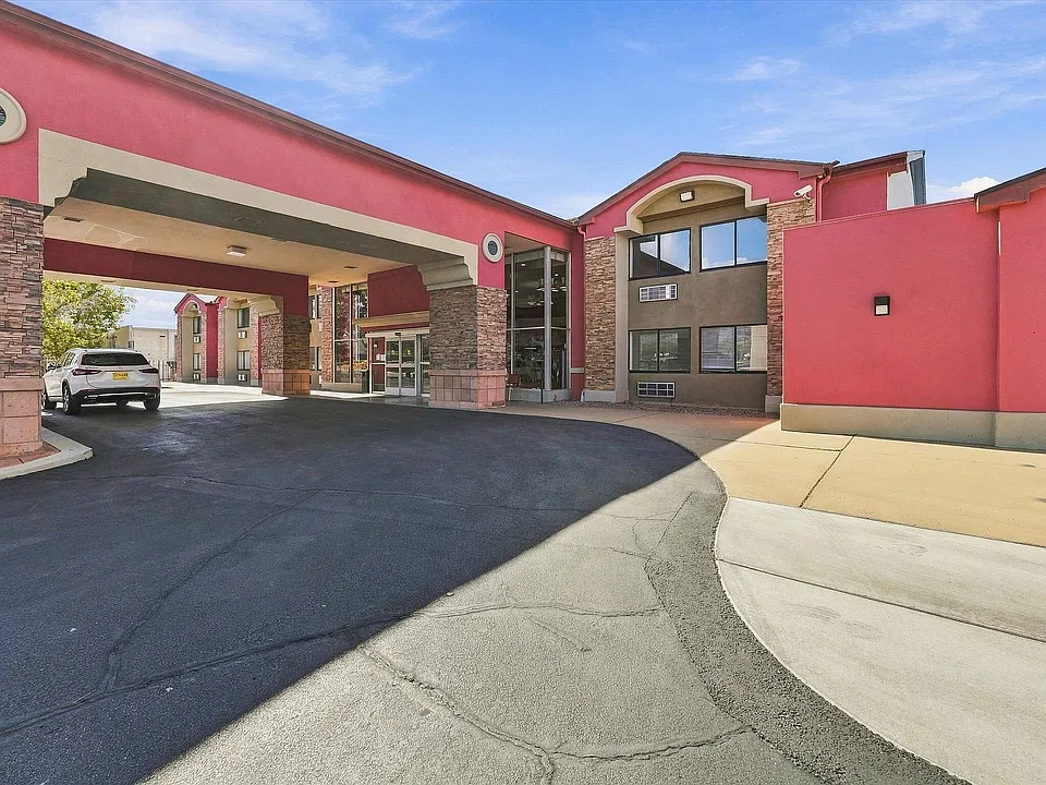 Covered drive-up entrance