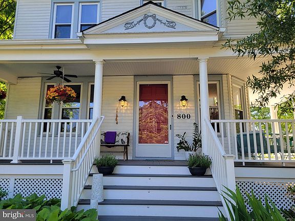 2nd image of 800 Belmont Ave