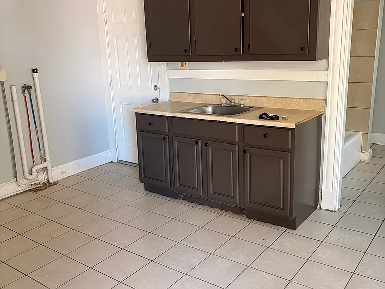 112 Shelley St #2 — Photo 3