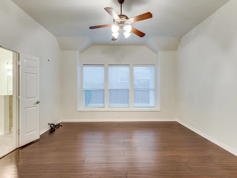 592 Burning Oak Dr — Photo 10