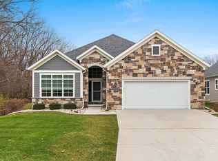 5720 N Osprey Dr, Appleton, WI 54913