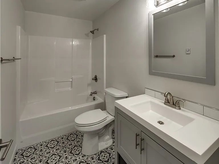 2916 Alderwood Ave — Photo 21