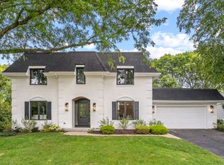 811 W Bauer Rd, Naperville, IL 60563