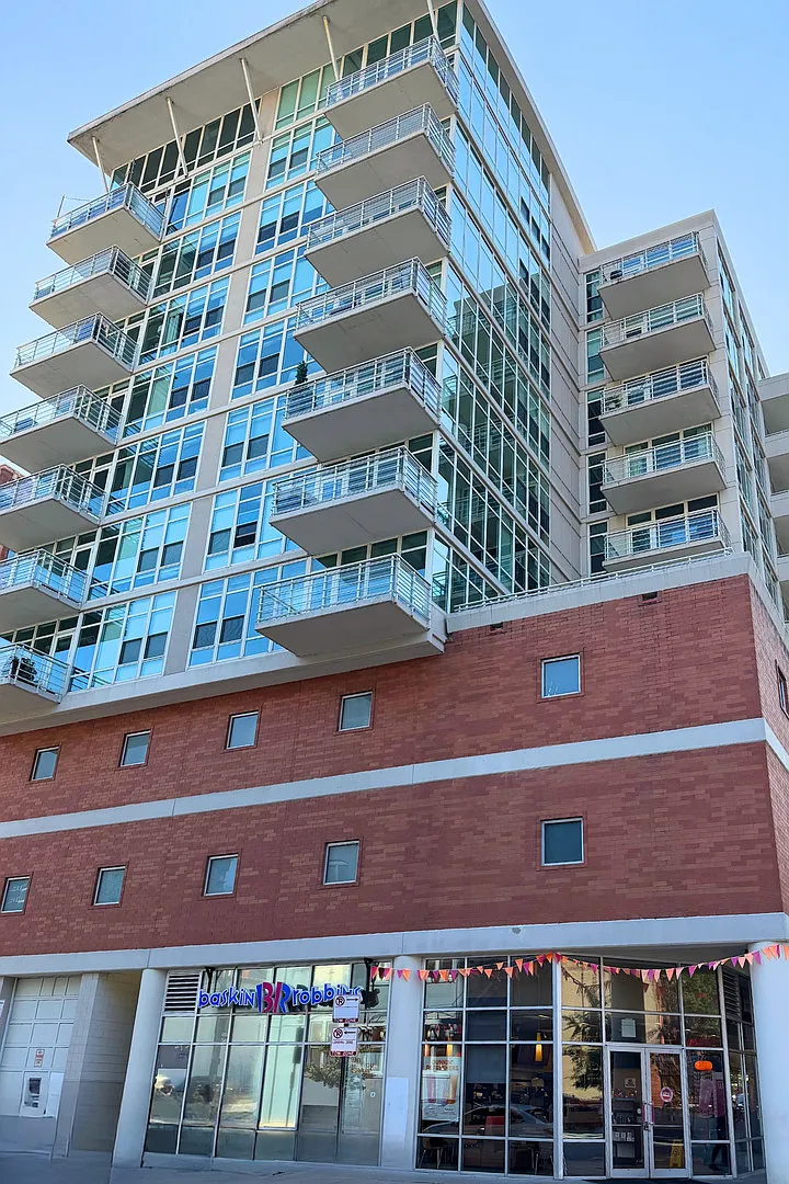 2 bed, 1.5 bath, 800 sqft, $3,500 — Photo 1