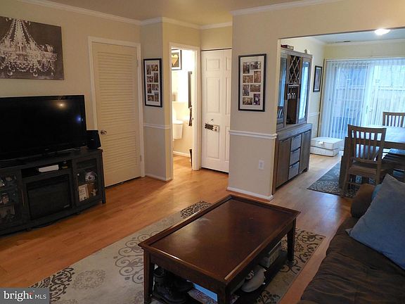 4th image of 774 Azalea Dr #14