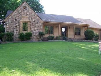 1st image of 7084 Oak Chase Ln