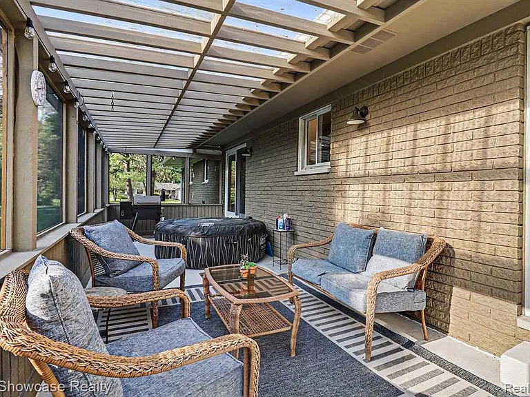 2572 Ridge Rd — Photo 21