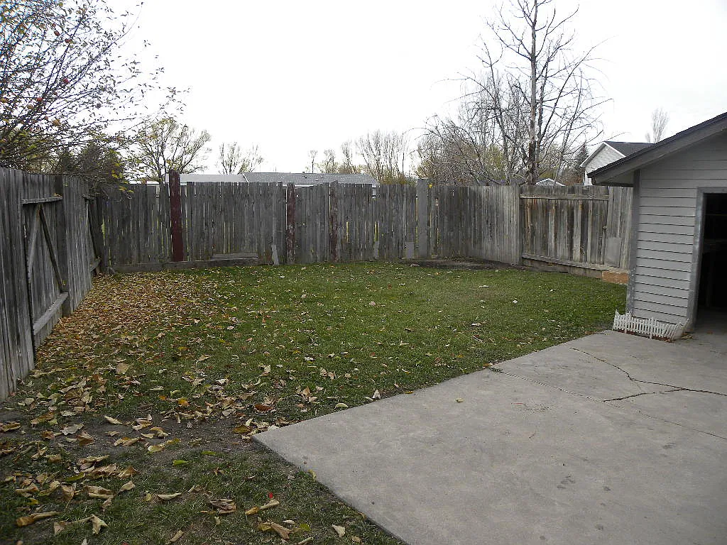 2 bed, 979 sqft, $1,000 — Photo 4