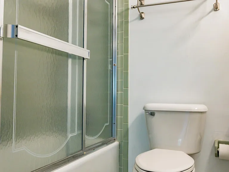 817 Botetourt Gdns — Photo 54