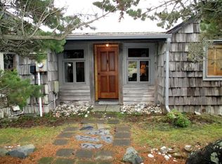 447 Lincoln Ave SW, Bandon, OR 97411