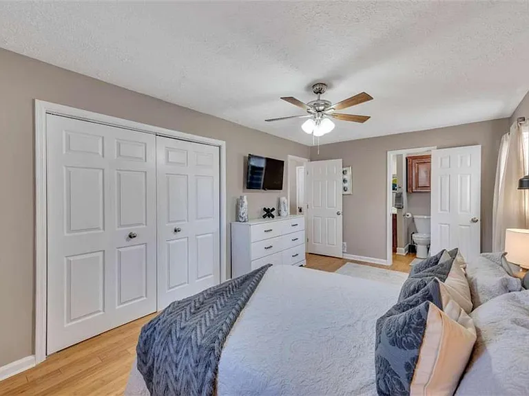 5005 Maryland Dr NW — Photo 13