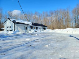 474 Dover Rd, Dexter, ME 04930