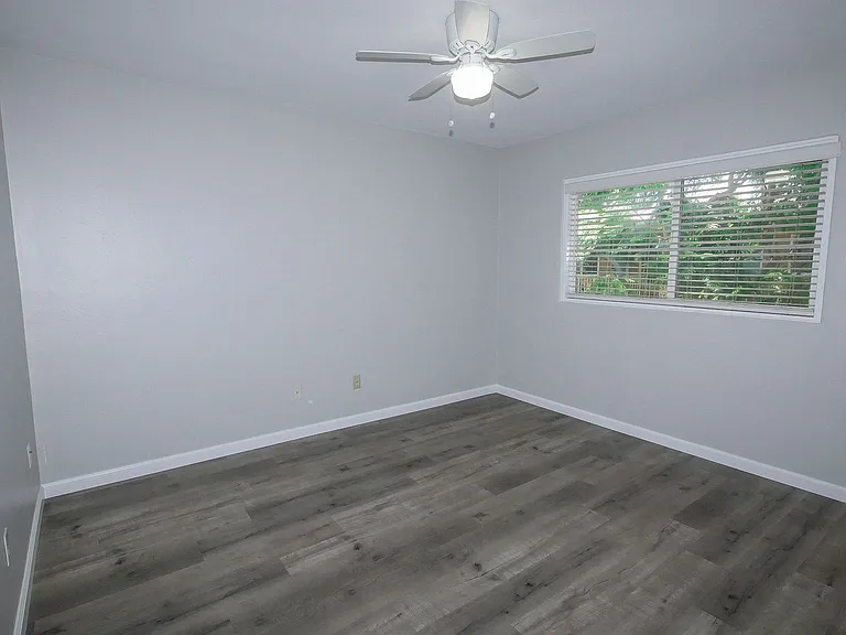 1050 Hornblend St — Photo 16