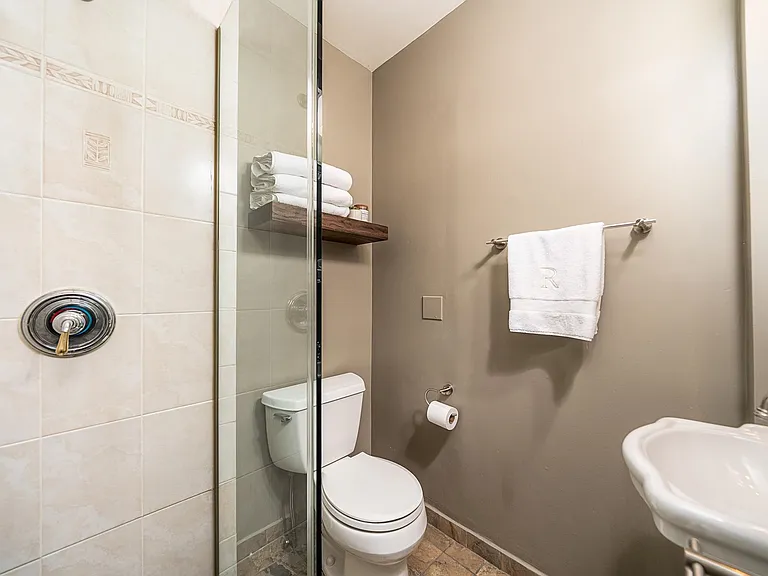 909 Willow Ave #1 — Photo 5