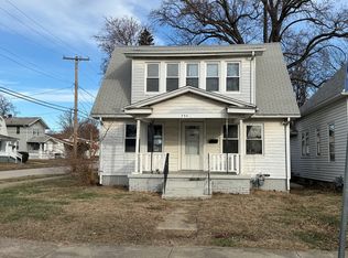 794 W Waggoner St, Decatur, IL 62526