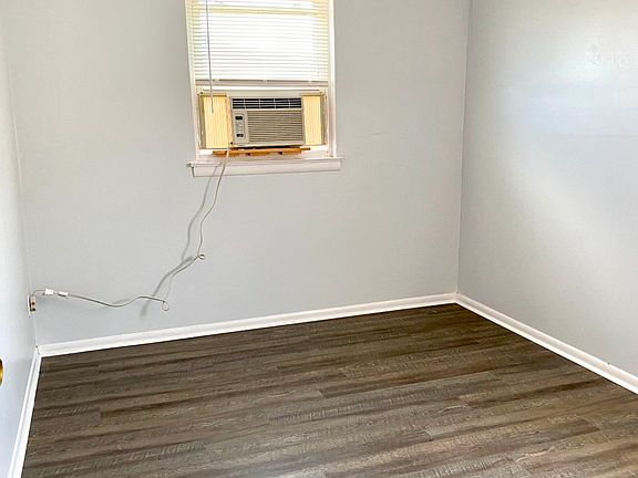 5th image of 9829 Wistaria St #2