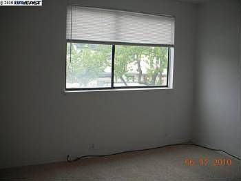 3rd image of 812 Island Pine Ct