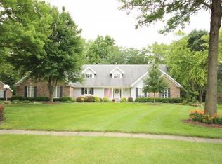44 Deerfield Ln, Charleston, IL