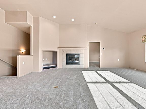 5th image of 600 Comanche Ln
