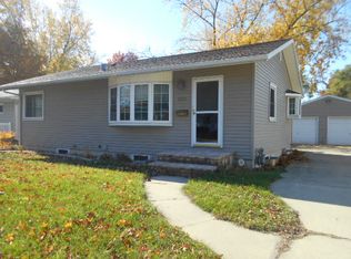 2503 Valley Park Dr, Cedar Falls, IA 50613