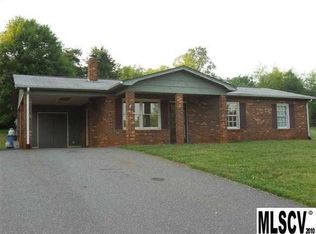 3141 22nd Street Ln NE, Hickory, NC 28601