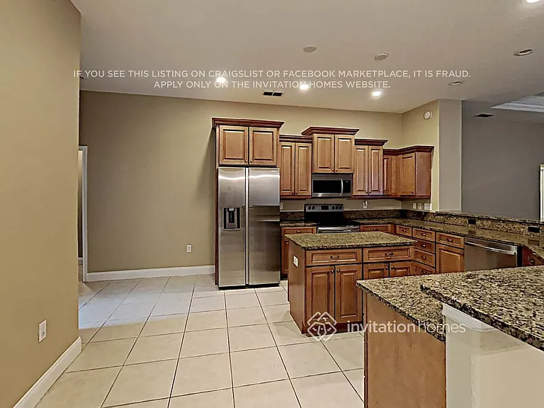 1075 Reflections Lake Loop — Photo 5