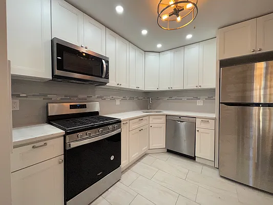 Rented by Compass | media 28