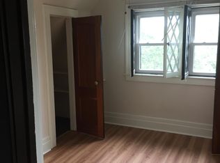 8 Canterbury Rd, Rochester, NY 14607