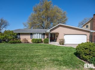 7221 N Miramar Dr, Peoria, IL