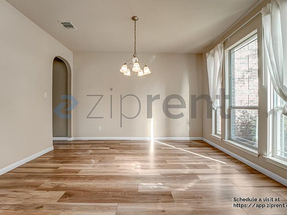 5th image of 706 Green Vista Ct