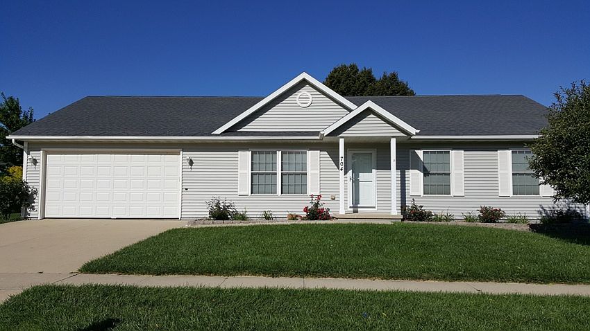 1st image of 704 Prairie Ln