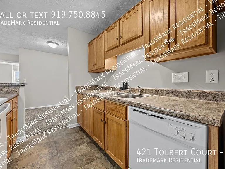 421 Tolbert Ct #C — Photo 27