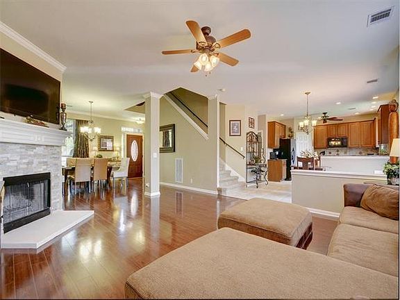 3rd image of 11504 Emerald Falls Dr
