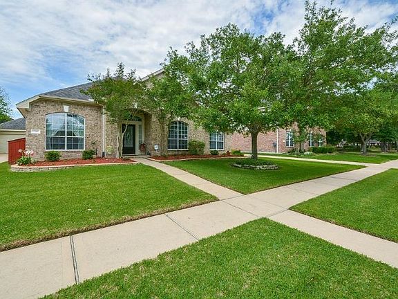 3rd image of 15203 Southern Cypress Ln