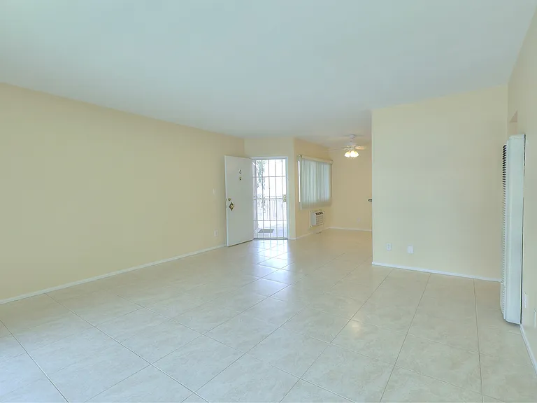 4808 Riverton Ave #6 — Photo 4