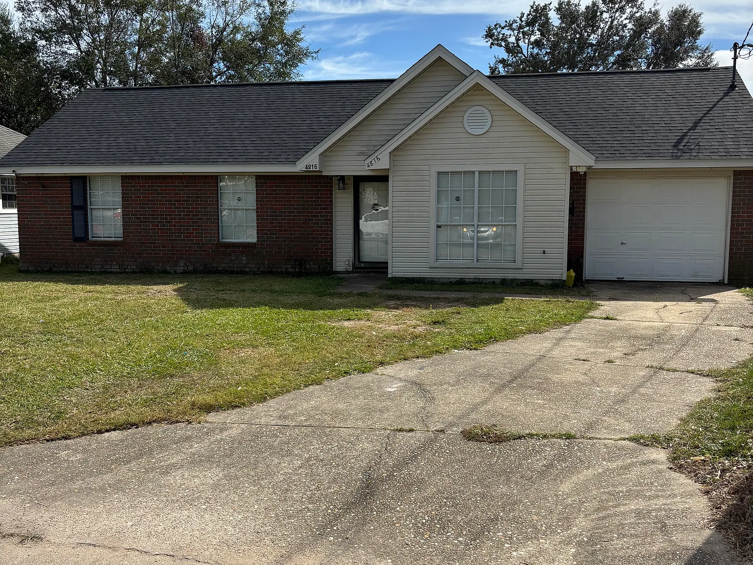 3 bed, 1140 sqft, $1,700 — Photo 1
