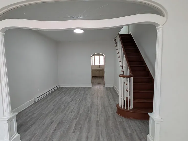307 W Centre St — Photo 13