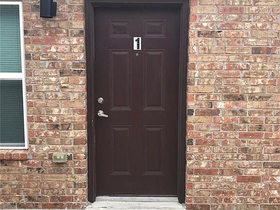 3rd image of 3813 Valeria St #1