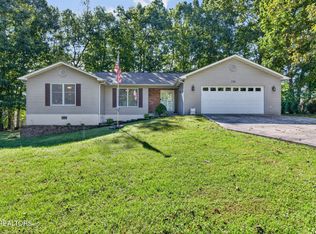 226 Tulip Dr, Crossville, TN 38555