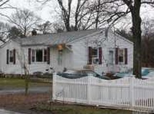 31 Forest Rd, Centereach, NY 11720