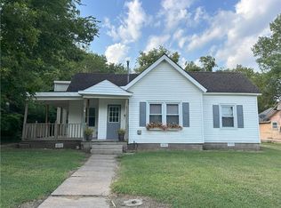 519 W Walnut St, Nevada, MO 64772