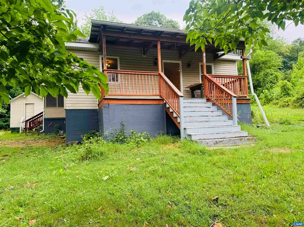 1924 E Main St, Waynesboro, VA 22980