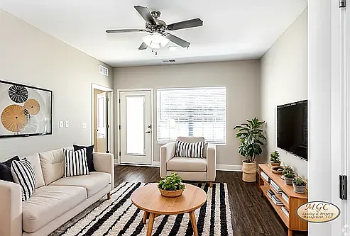 Brighton Crossing Apartments — Photo 27