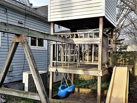 5th image of 508 W Wood St