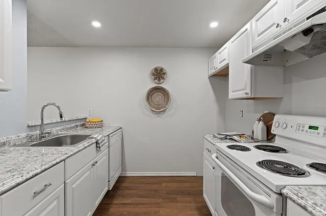 6019 E 6th Ave #L105 — Photo 7