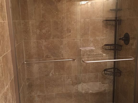 Master bath porcelain tiled