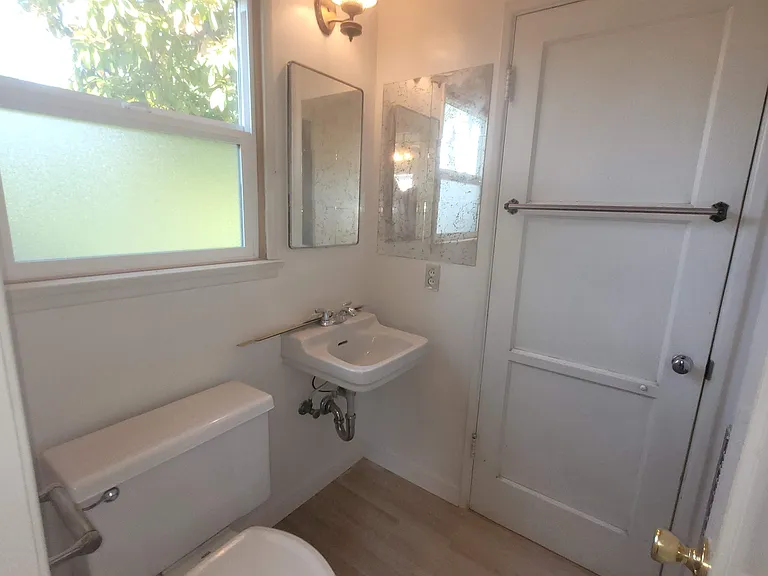 248 Ford Ave #A — Photo 15
