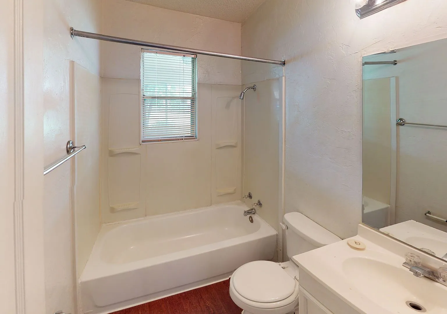 3 Bedroom/1 Bath - Home Walking Distance to UNT Campus — Photo 4