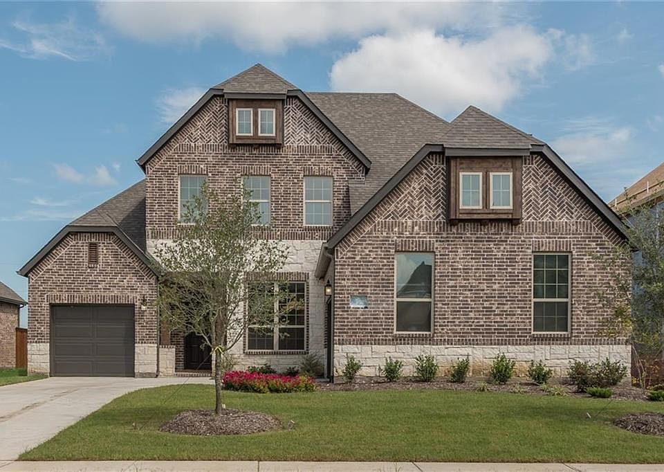 1st image of 2860 Clearwater Dr